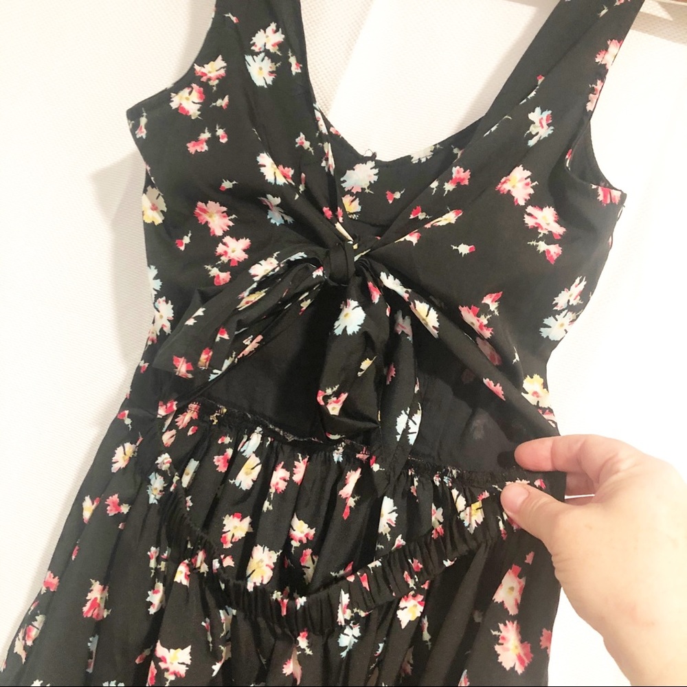 dELiA’s dress with open back Size M